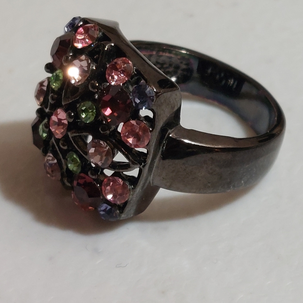 Gunmetal Tone Ring Embellished with Multicolor Sparkly Rhinestones Size 8 - Picture 2 of 8